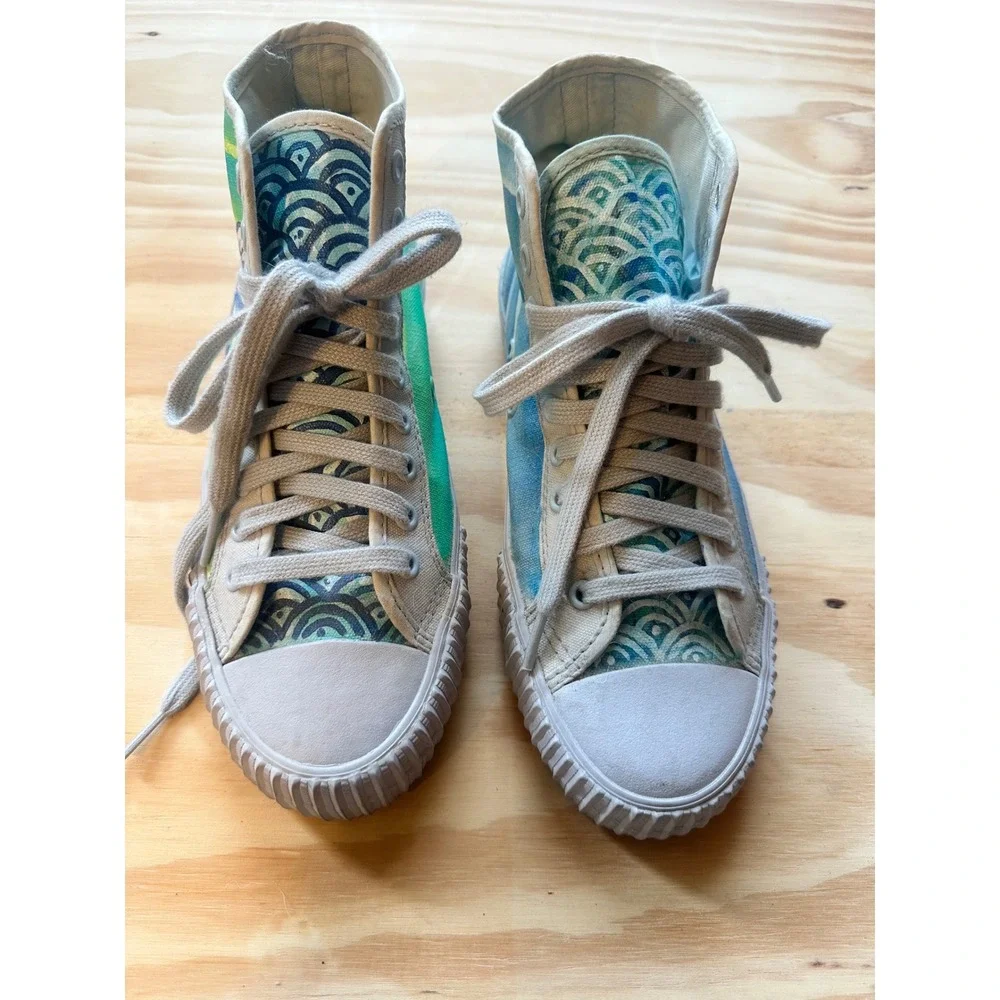PF Flyers Center Hi Top Sneakers Women 9.5 Blue Green Koi Fish Wave Print Canvas
